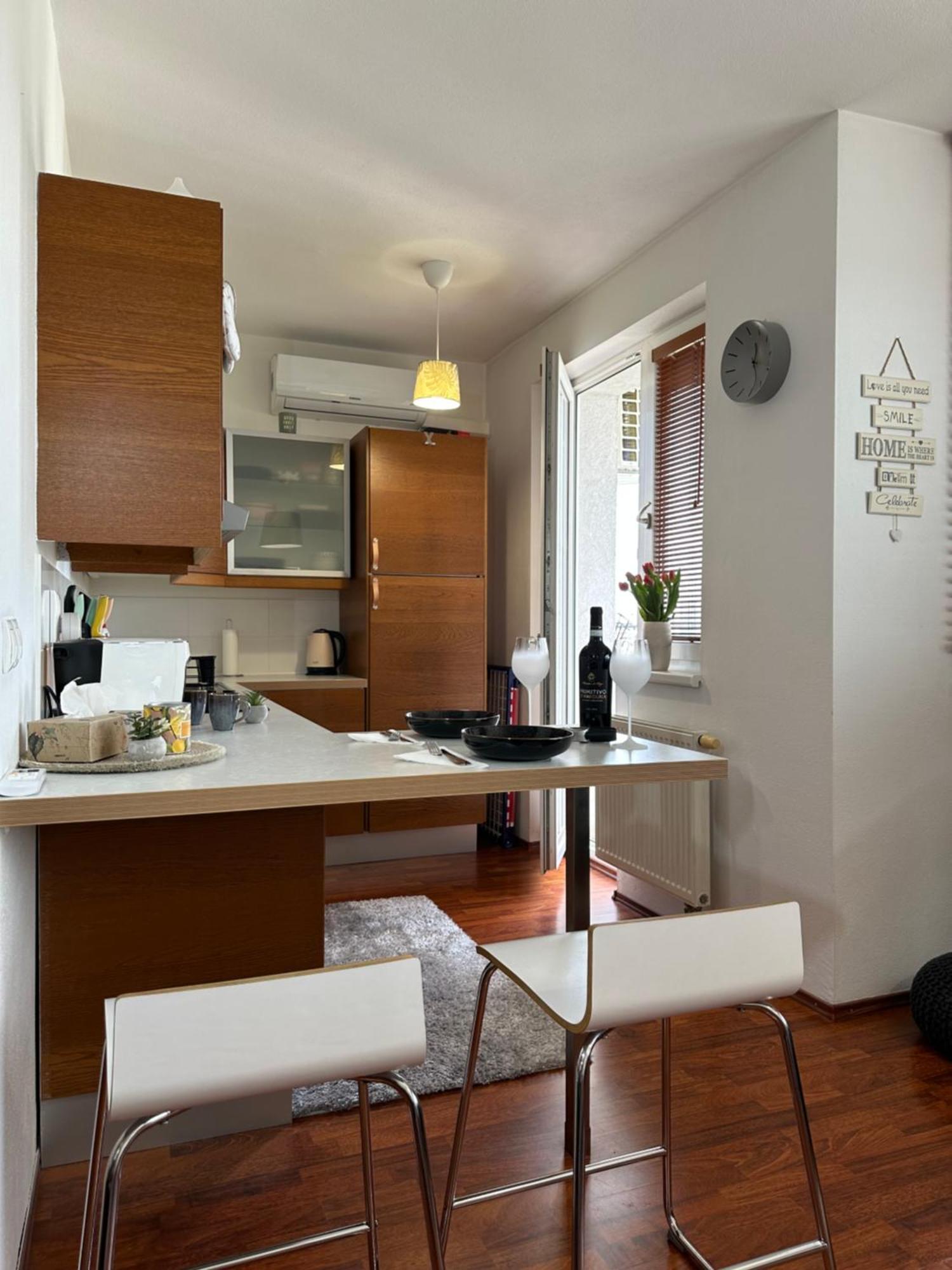 Cozy Apartment With Nice Balcony Seating, 9Th Floor, Parking Братислава Екстериор снимка