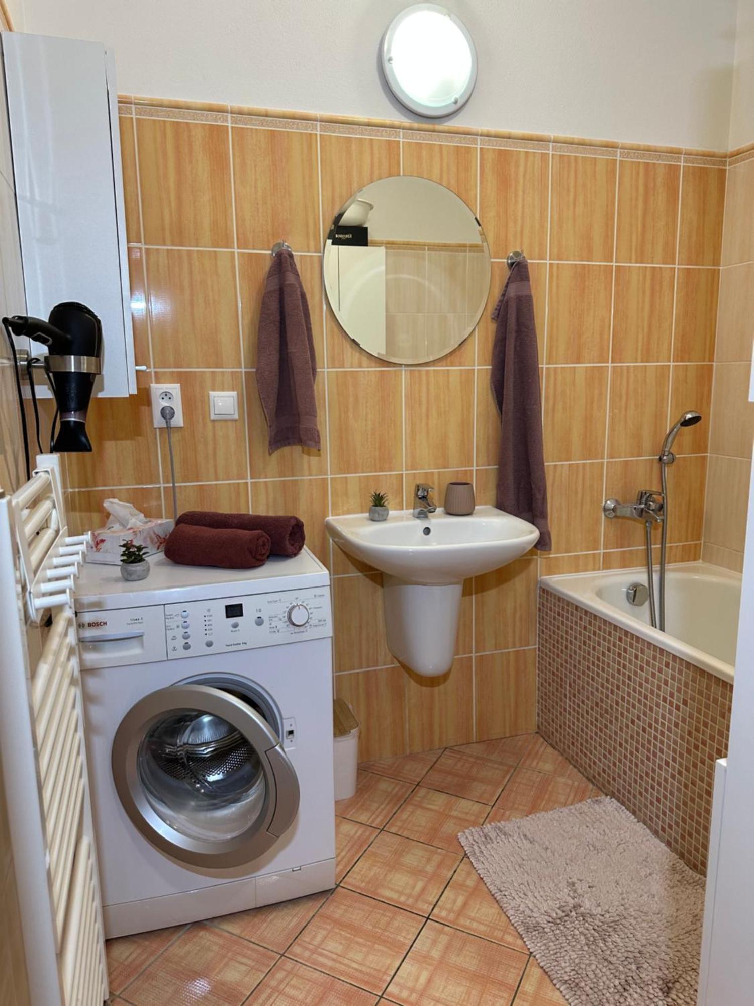 Cozy Apartment With Nice Balcony Seating, 9Th Floor, Parking Братислава Екстериор снимка